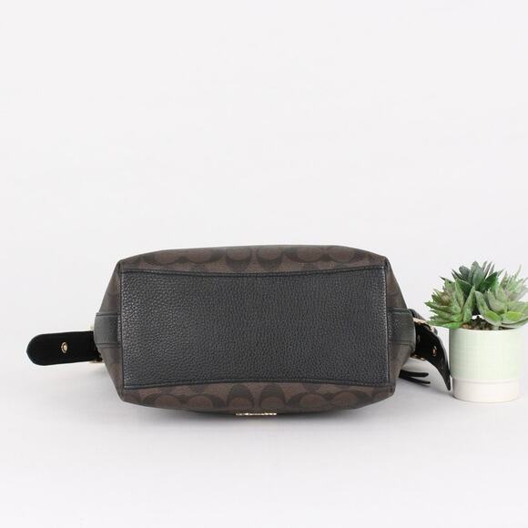 Coach Val Duffle Bag In Signature Canvas - Picture 6 of 8